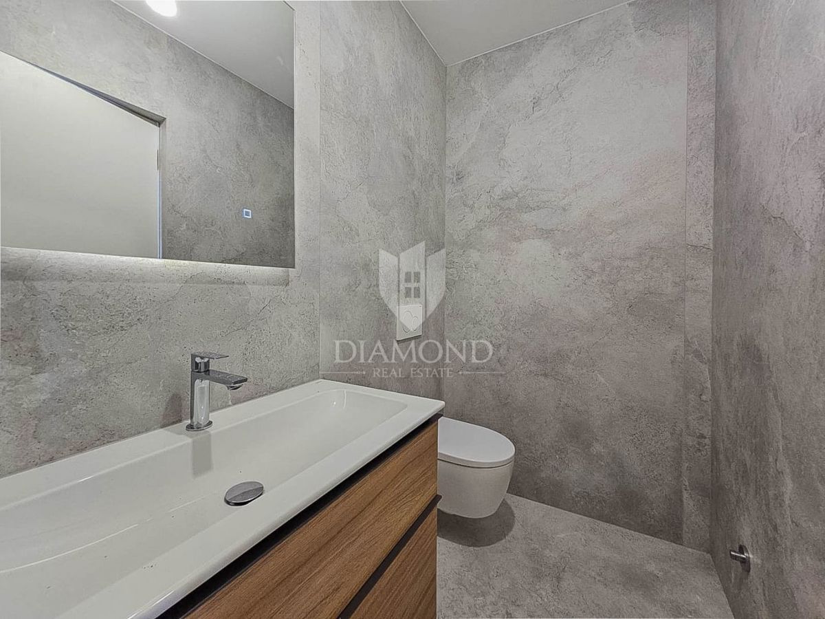 Umag, center! Apartma s pogledom na morje, 2. vrsta do morja!
