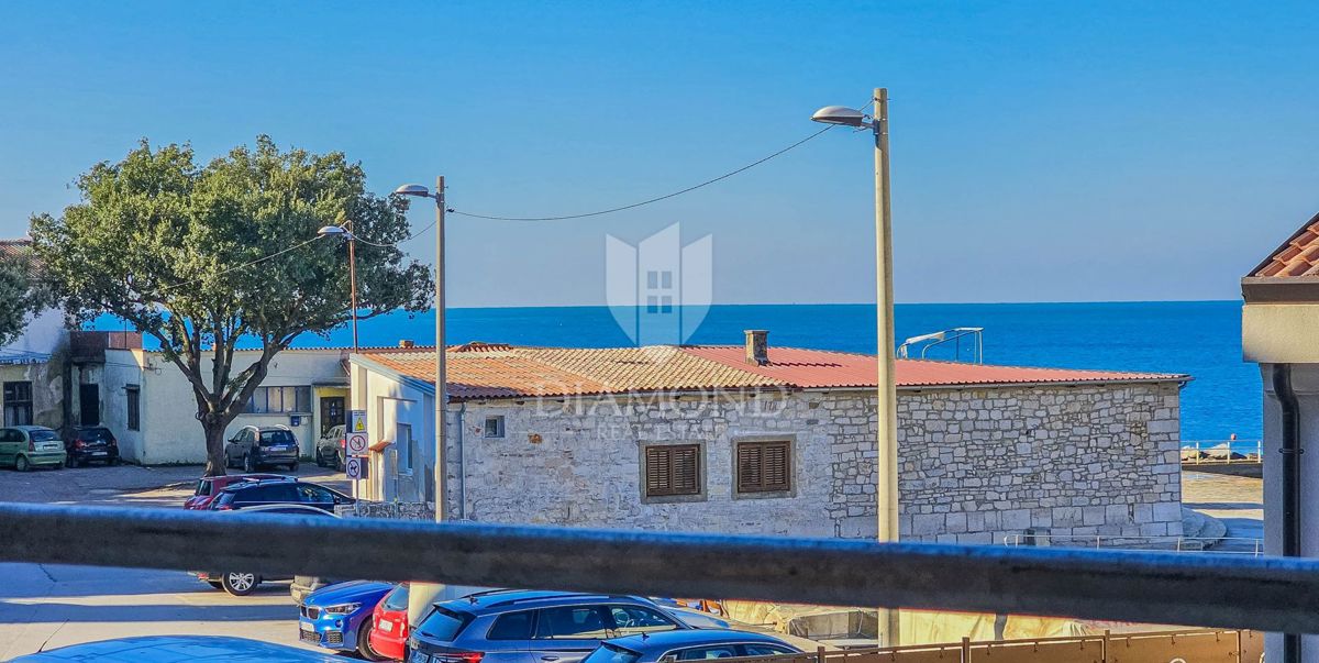 Umag, center! Apartma s pogledom na morje, 2. vrsta do morja!