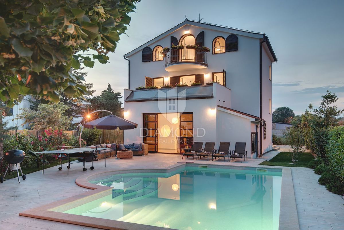 Dve luksuzni počitniški hiši 350 m od morja v Fažani! 
