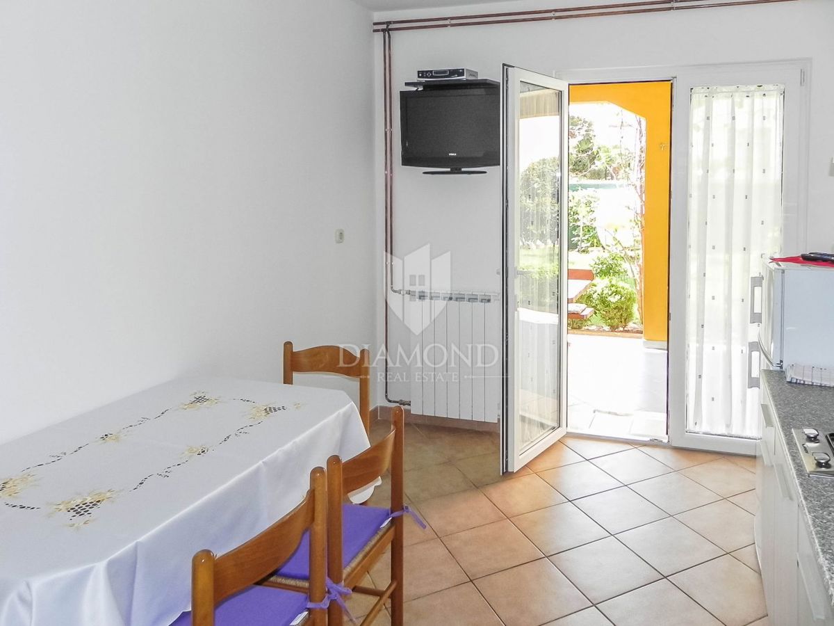 Rovinj, etaža hiše z dvema apartmajema na iskani lokaciji