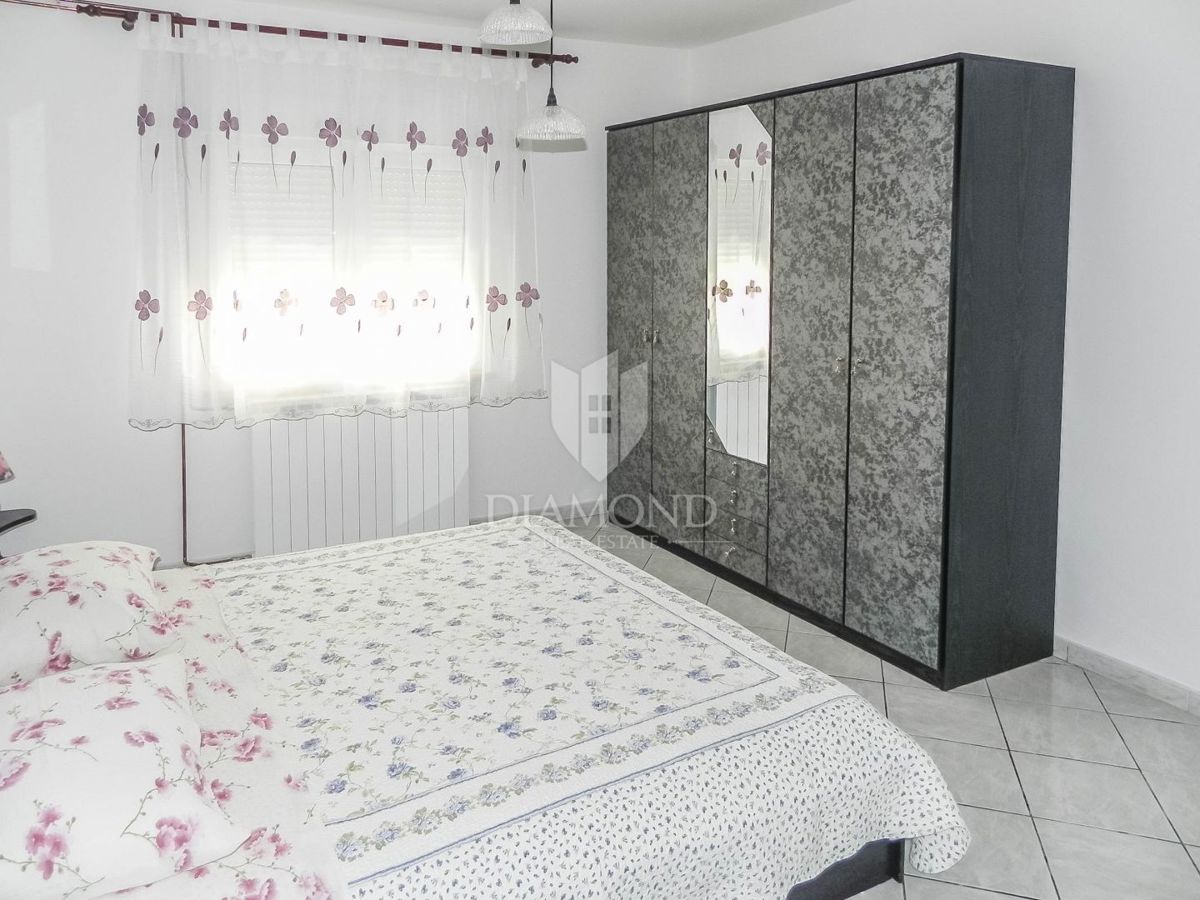 Rovinj, etaža hiše z dvema apartmajema na iskani lokaciji