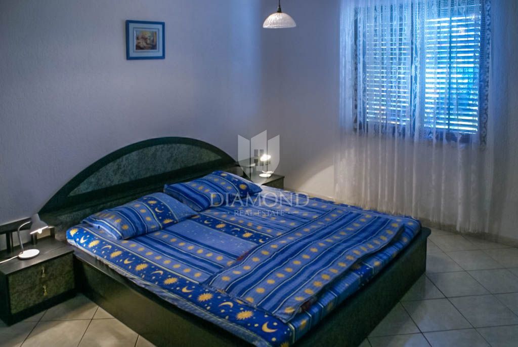 Rovinj, etaža hiše z dvema apartmajema na iskani lokaciji