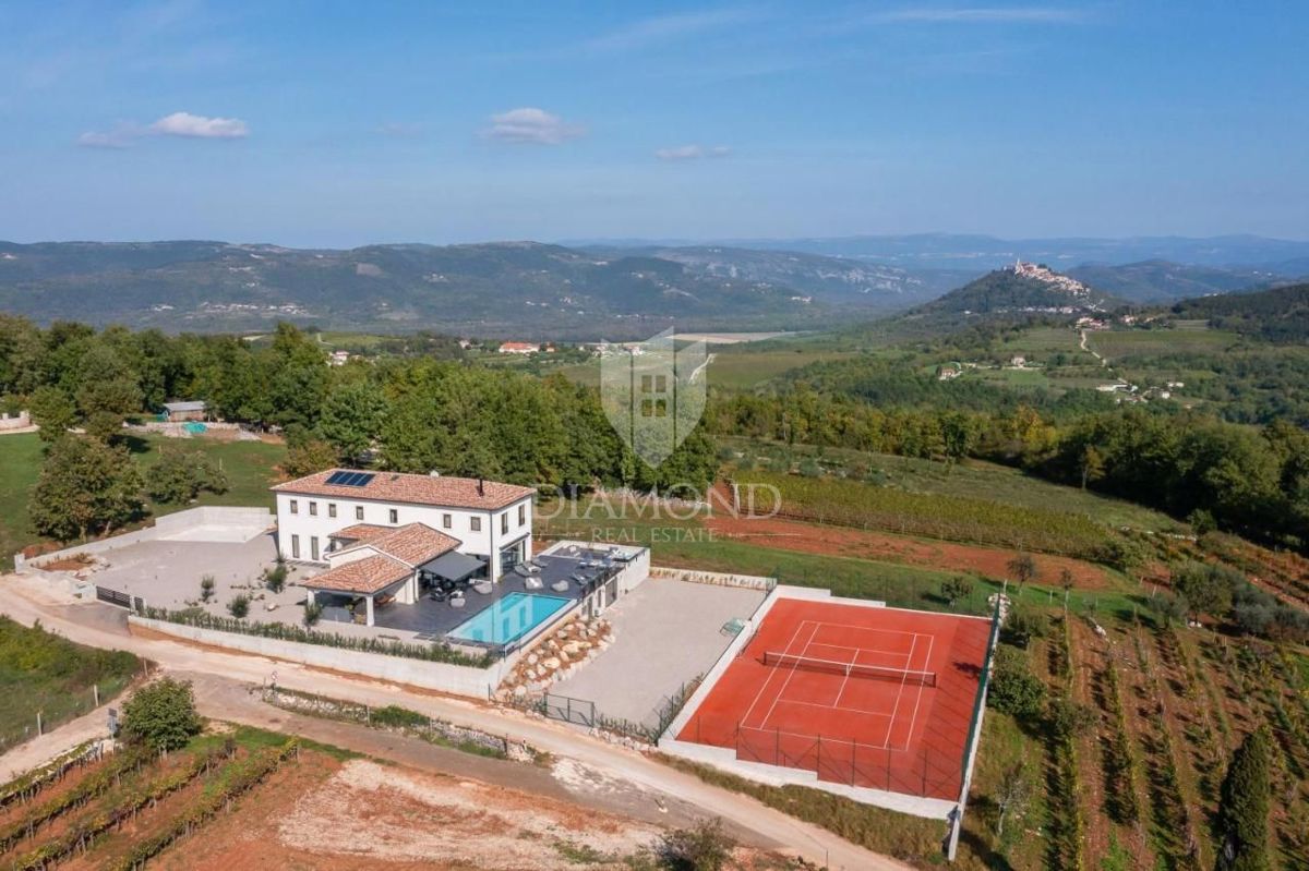 Motovun, Luksuzna hiša z bazenom in teniškim igriščem 