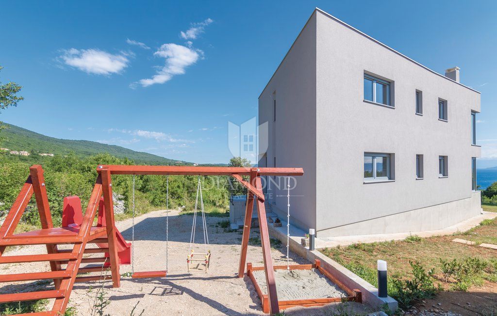 Rabac, Labin, luksuzna vila blizu morja 