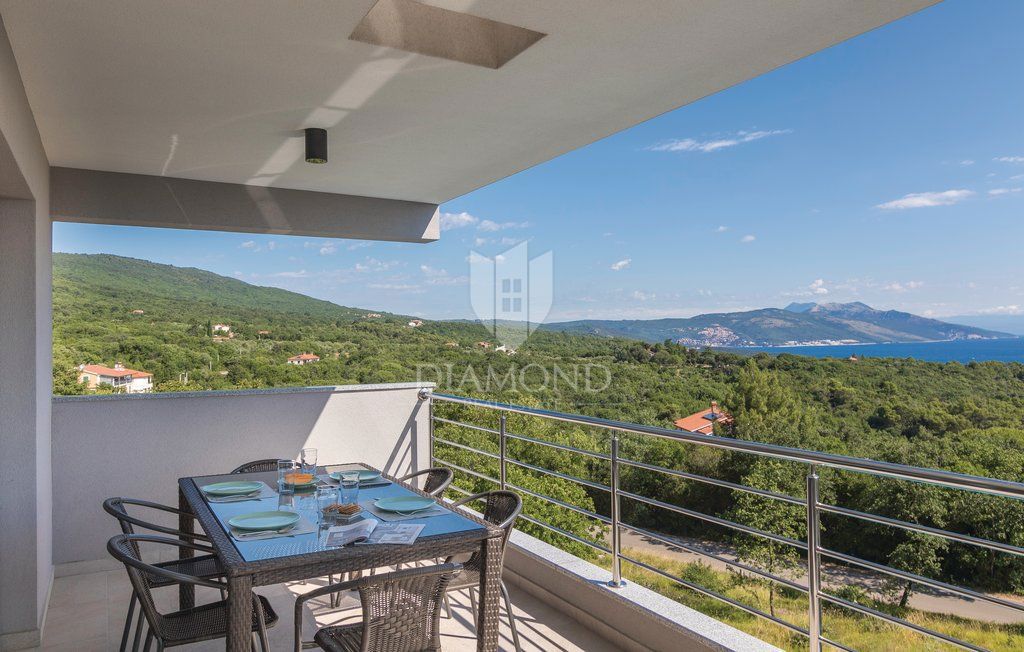 Rabac, Labin, luksuzna vila blizu morja 