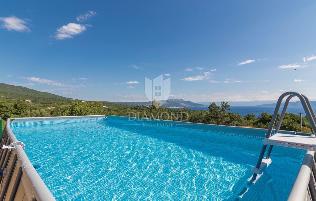 Rabac, Labin, luksuzna vila blizu morja 
