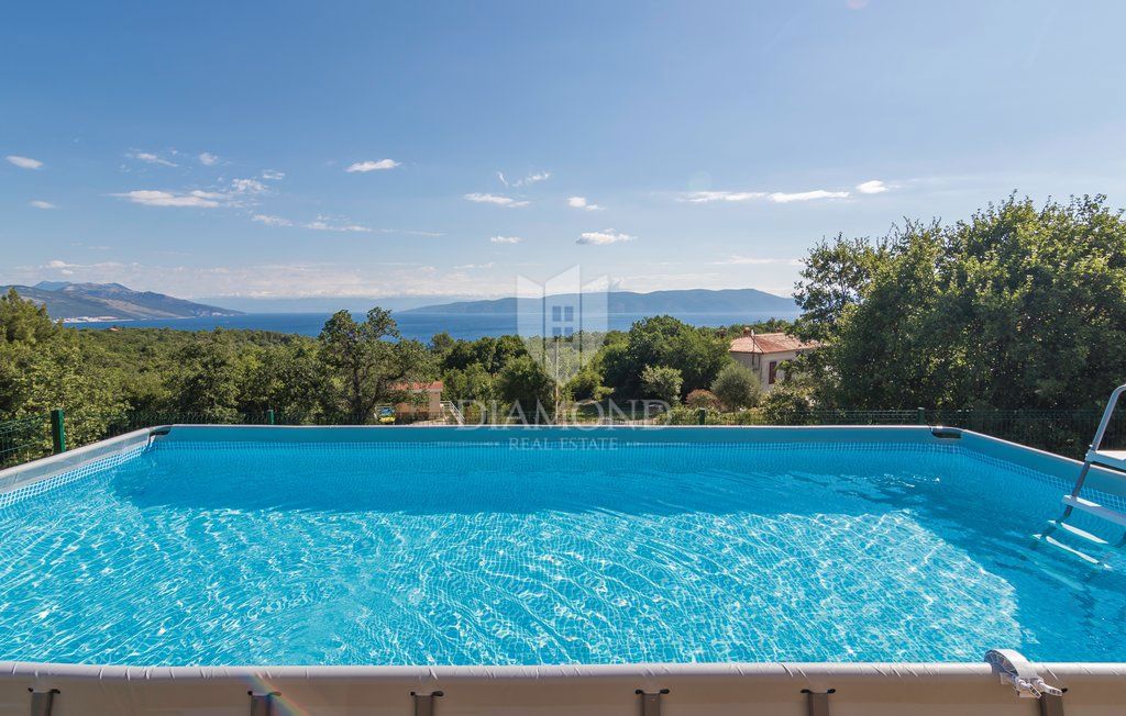 Rabac, Labin, luksuzna vila blizu morja 