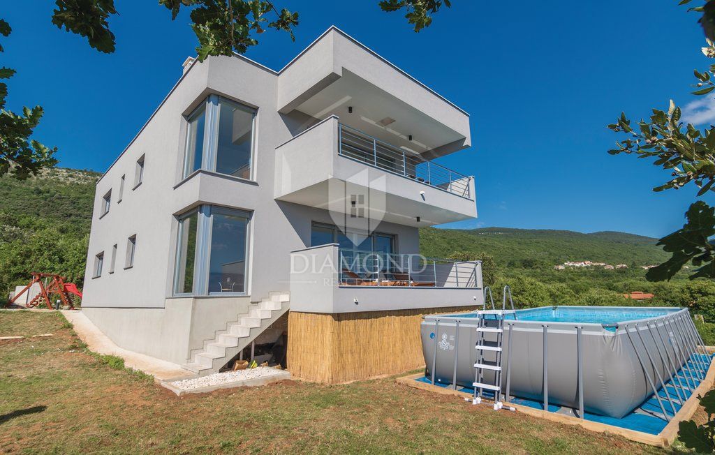 Rabac, Labin, luksuzna vila blizu morja 