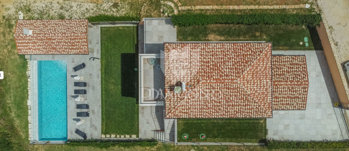Istra, Momjan - čudovita vila z bazenom v gradnji! 