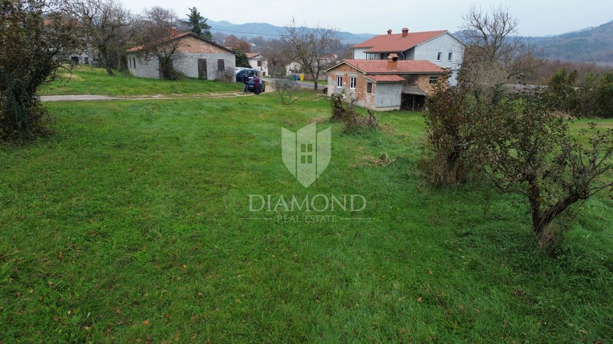 Zemljišče Jakomići, Pićan, 766m2