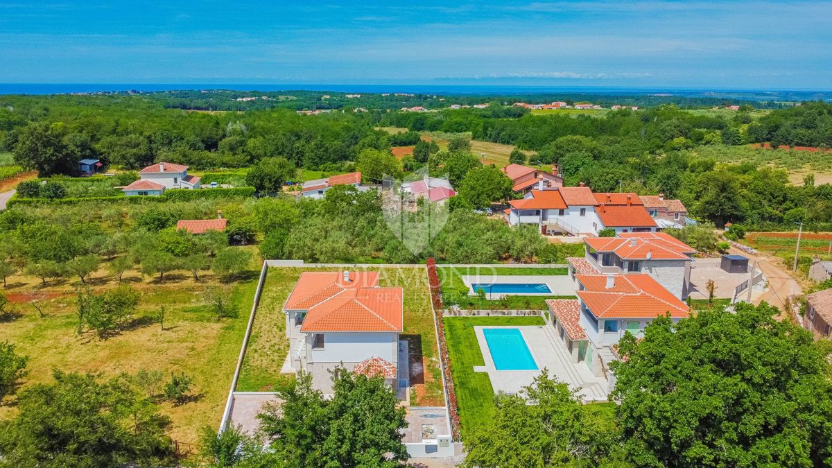 Ekskluzivno! Čudovita vila z bazenom sredi zelenja!