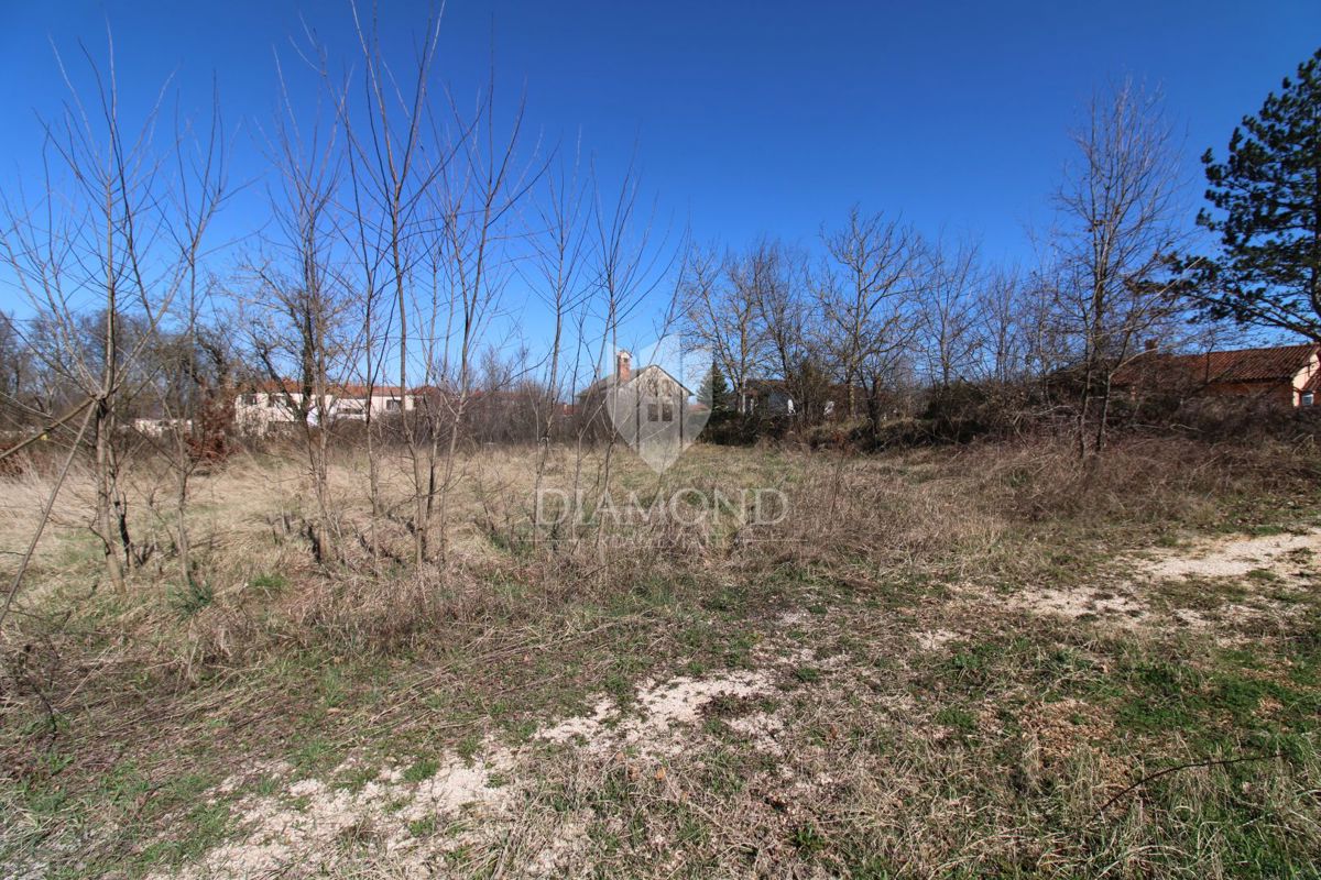 Labin, zazidljivo zemljišče s projektom