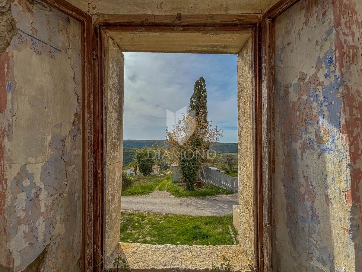 Istra, okolica Buj - vrstna hiša s panoramskim razgledom!