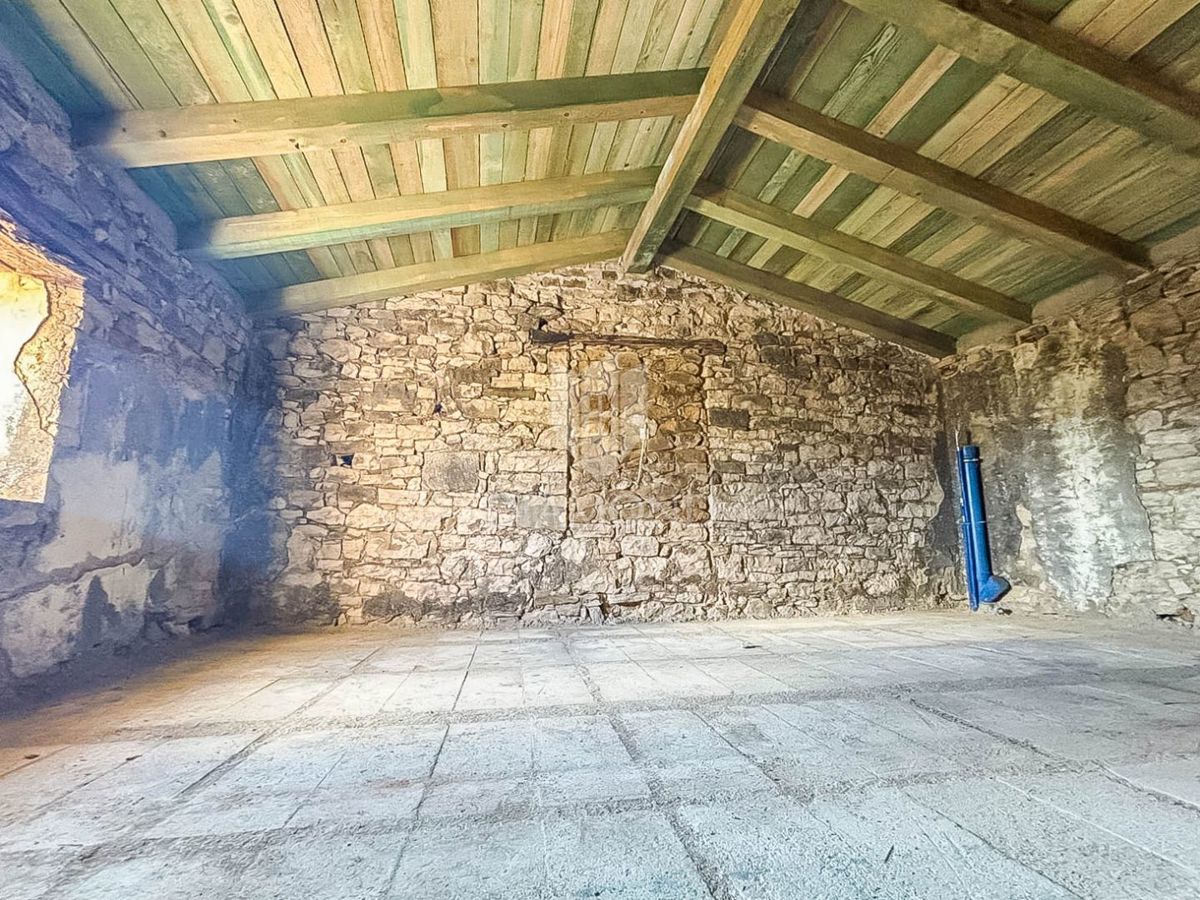 Istra, okolica Buj - vrstna hiša s panoramskim razgledom!