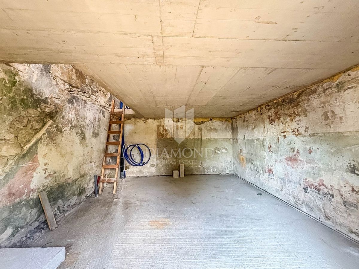 Istra, okolica Buj - vrstna hiša s panoramskim razgledom!