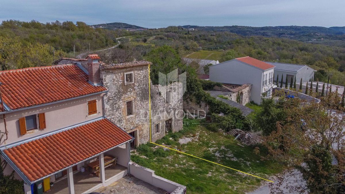 Istra, okolica Buj - vrstna hiša s panoramskim razgledom!