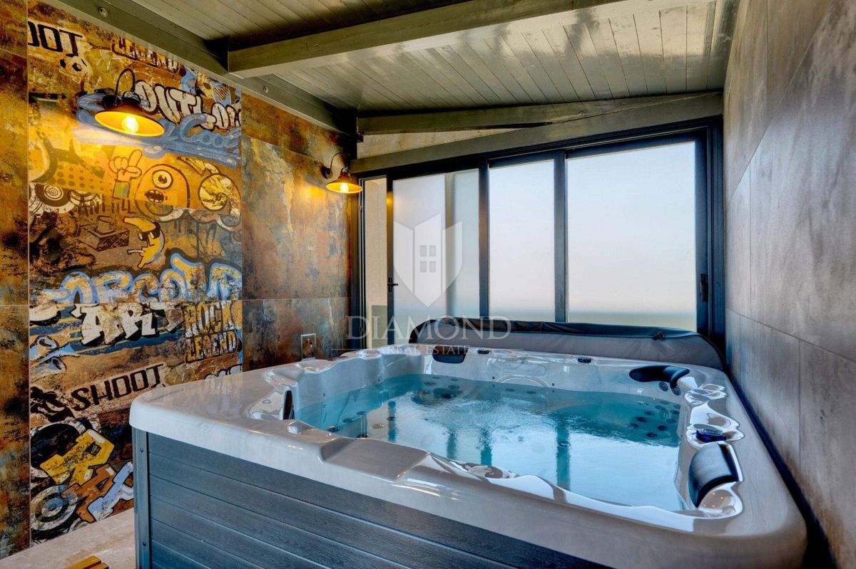 RAZKOŠNA NOVA VILA Z ZASEBNIM WELLNESSOM