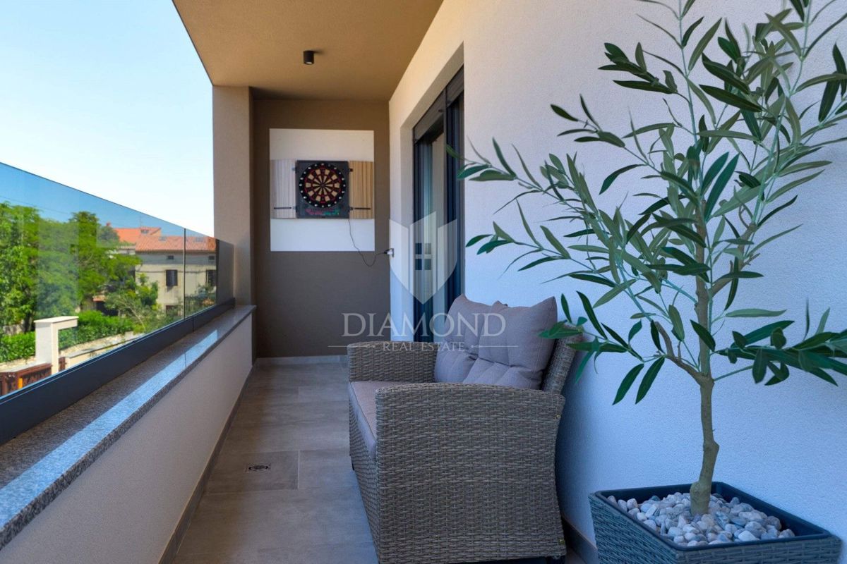 RAZKOŠNA NOVA VILA Z ZASEBNIM WELLNESSOM