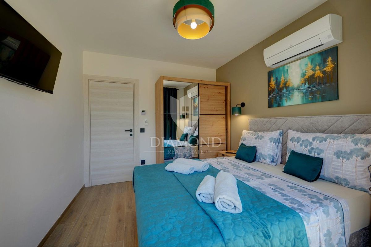 RAZKOŠNA NOVA VILA Z ZASEBNIM WELLNESSOM