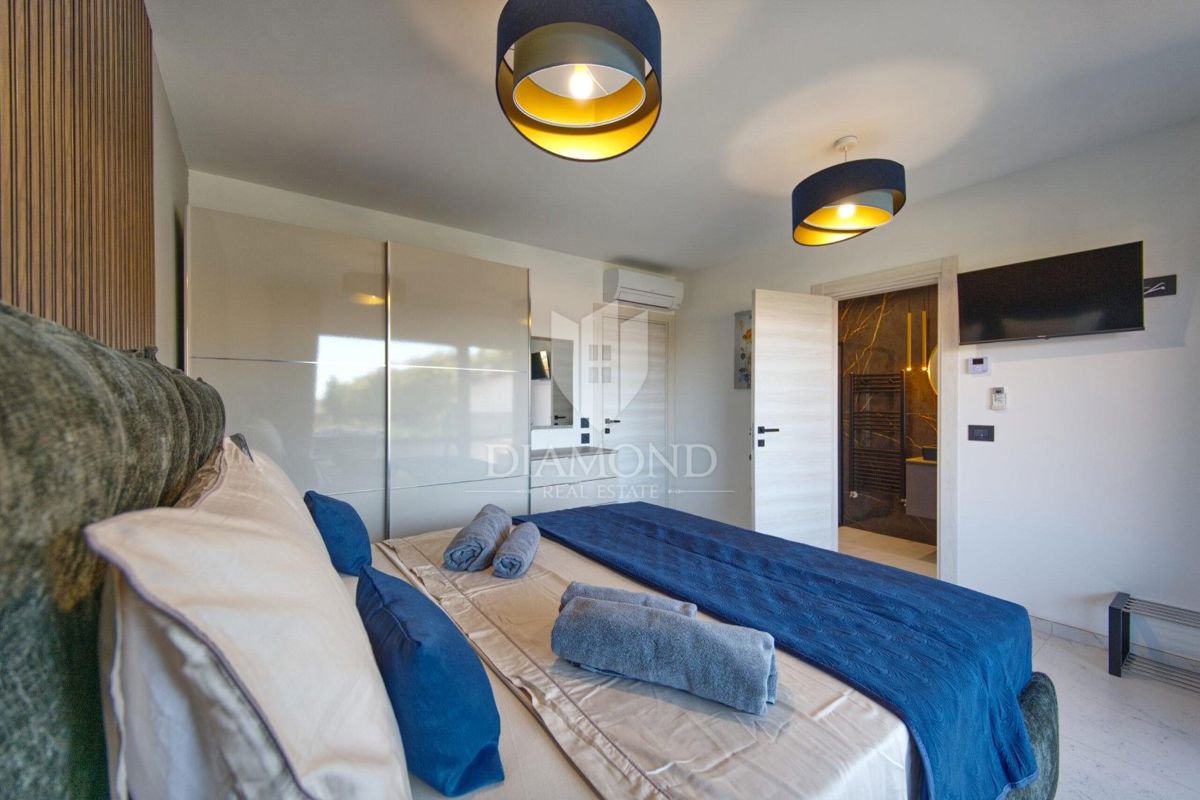 RAZKOŠNA NOVA VILA Z ZASEBNIM WELLNESSOM