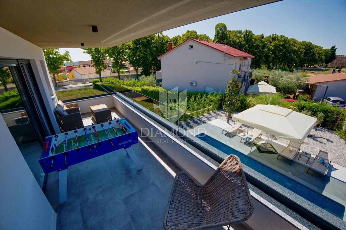 RAZKOŠNA NOVA VILA Z ZASEBNIM WELLNESSOM