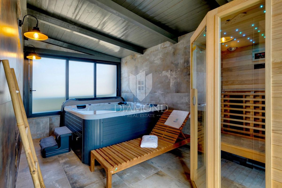 RAZKOŠNA NOVA VILA Z ZASEBNIM WELLNESSOM