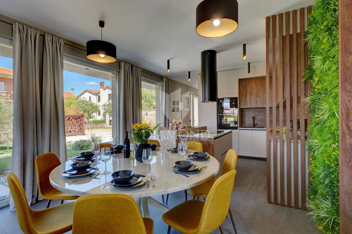 RAZKOŠNA NOVA VILA Z ZASEBNIM WELLNESSOM