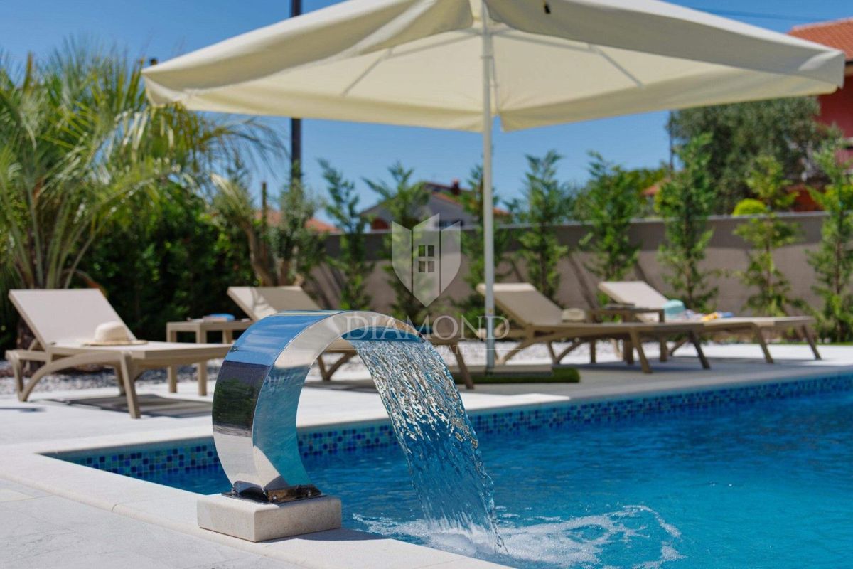 RAZKOŠNA NOVA VILA Z ZASEBNIM WELLNESSOM