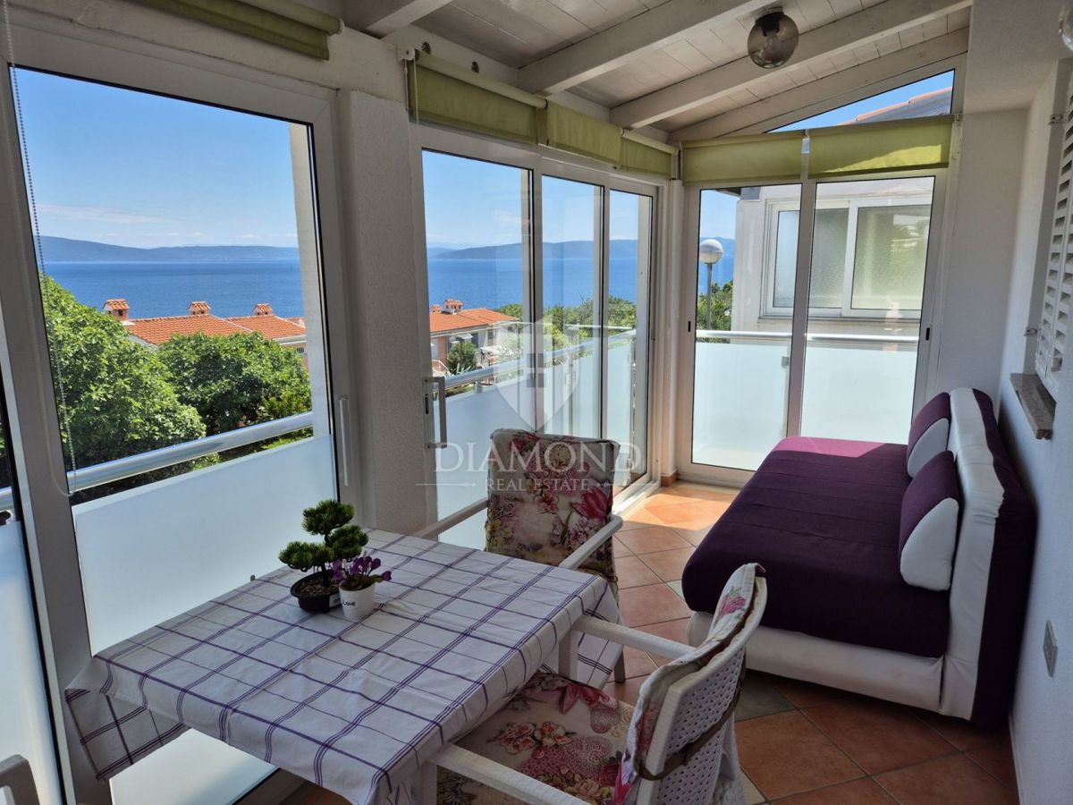 Hiša z dvema apartmajema, panoramski pogled na morje