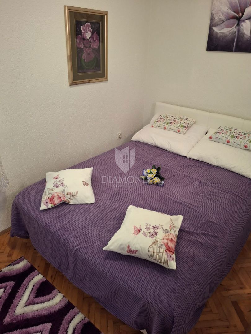 Hiša z dvema apartmajema, panoramski pogled na morje