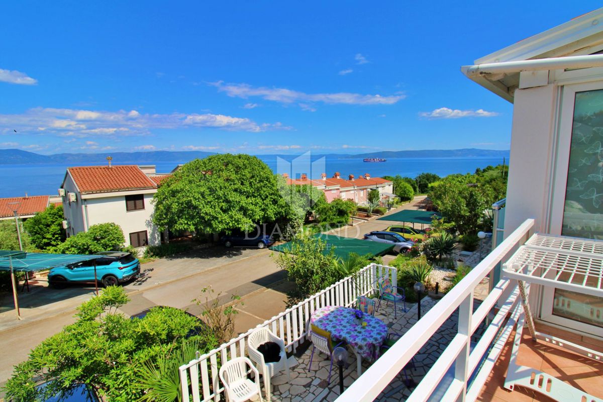 Hiša z dvema apartmajema, panoramski pogled na morje