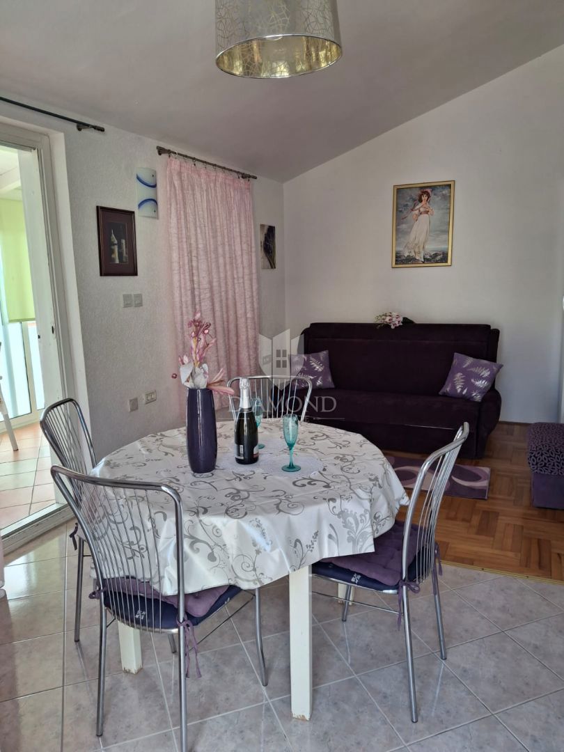 Hiša z dvema apartmajema, panoramski pogled na morje