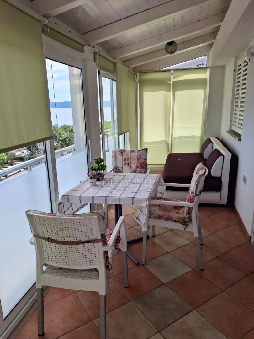 Hiša z dvema apartmajema, panoramski pogled na morje