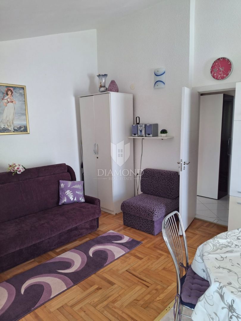 Hiša z dvema apartmajema, panoramski pogled na morje