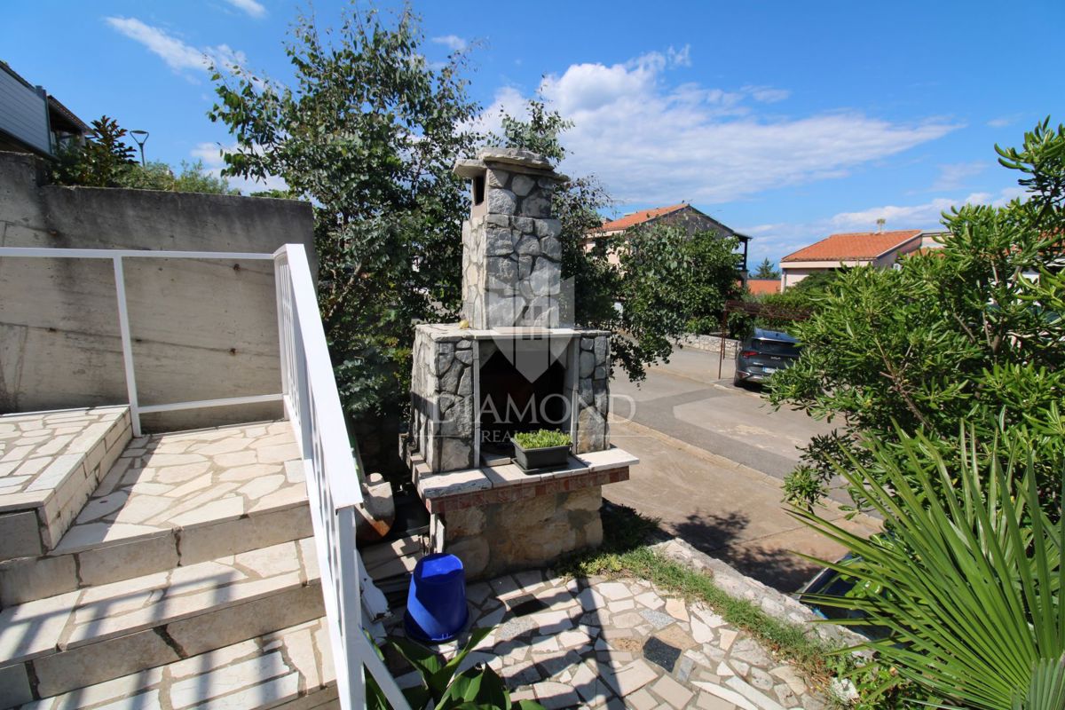 Hiša z dvema apartmajema, panoramski pogled na morje