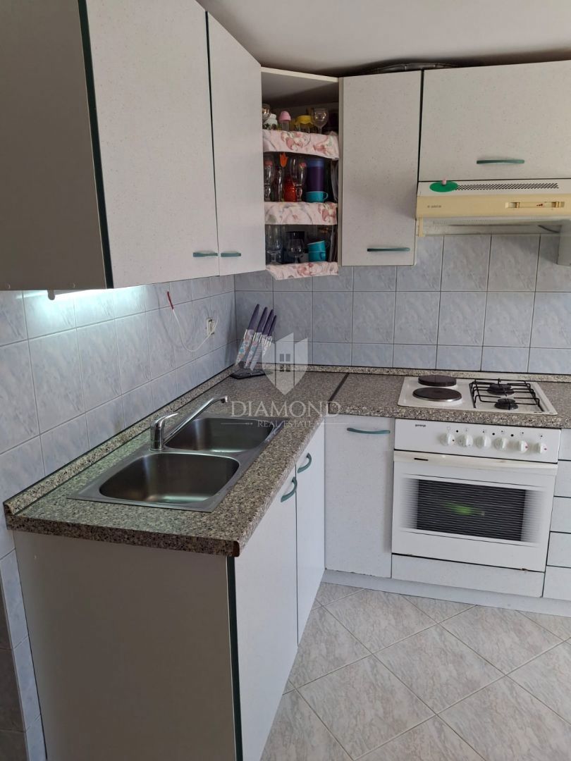 Hiša z dvema apartmajema, panoramski pogled na morje
