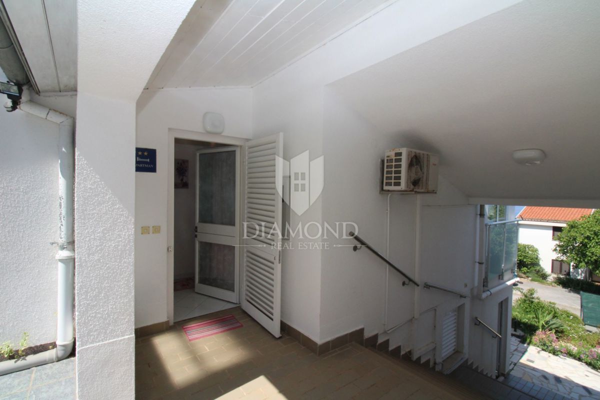 Hiša z dvema apartmajema, panoramski pogled na morje