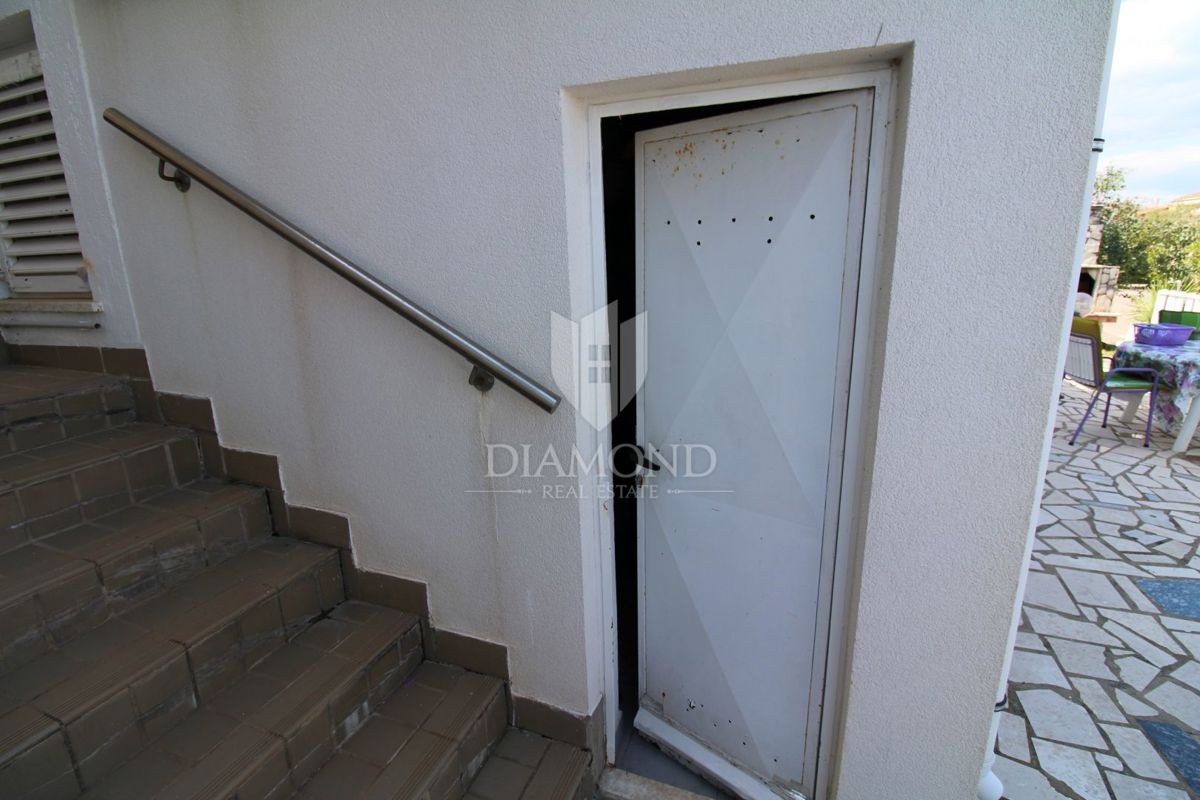 Hiša z dvema apartmajema, panoramski pogled na morje