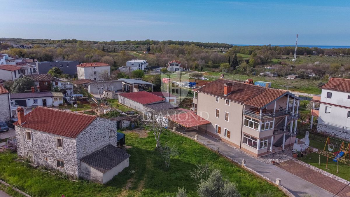 Istra, Umag- okolica, samostojna kamnita hiša z vrtom!
