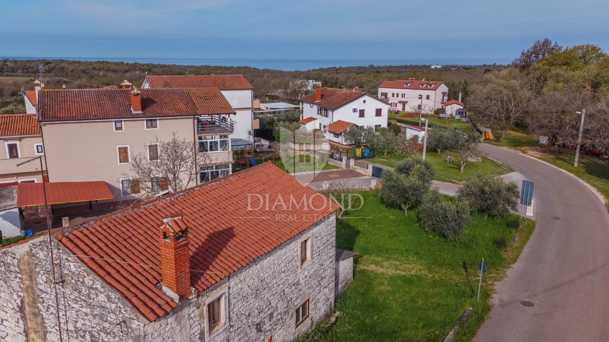 Istra, Umag- okolica, samostojna kamnita hiša z vrtom!
