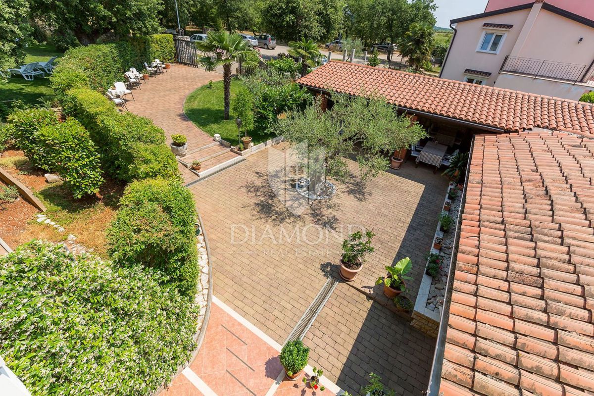 Novigrad, okolica, rustikalna restavracija z apartmaji 