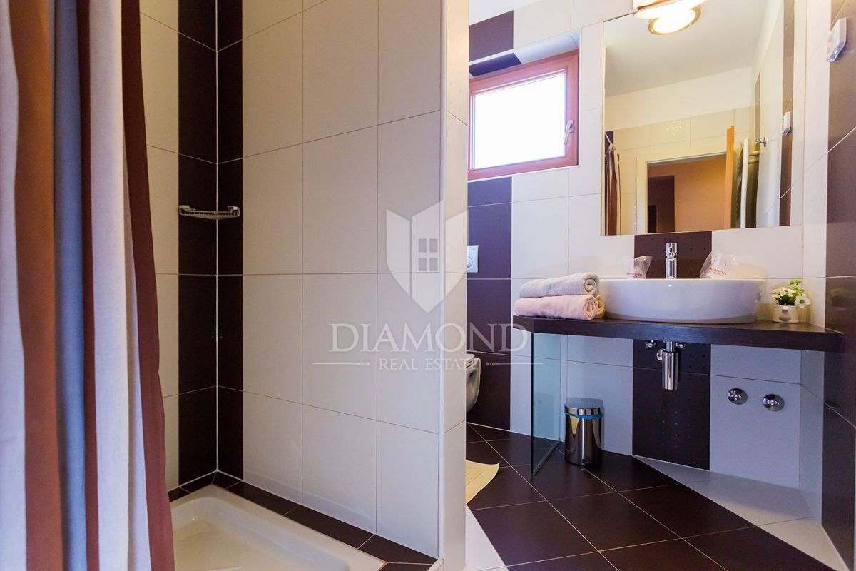 Novigrad, okolica, rustikalna restavracija z apartmaji 