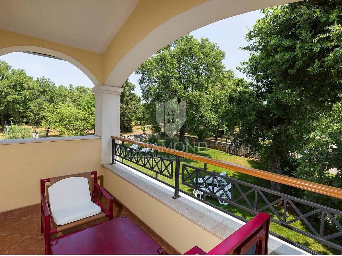 Novigrad, okolica, rustikalna restavracija z apartmaji 