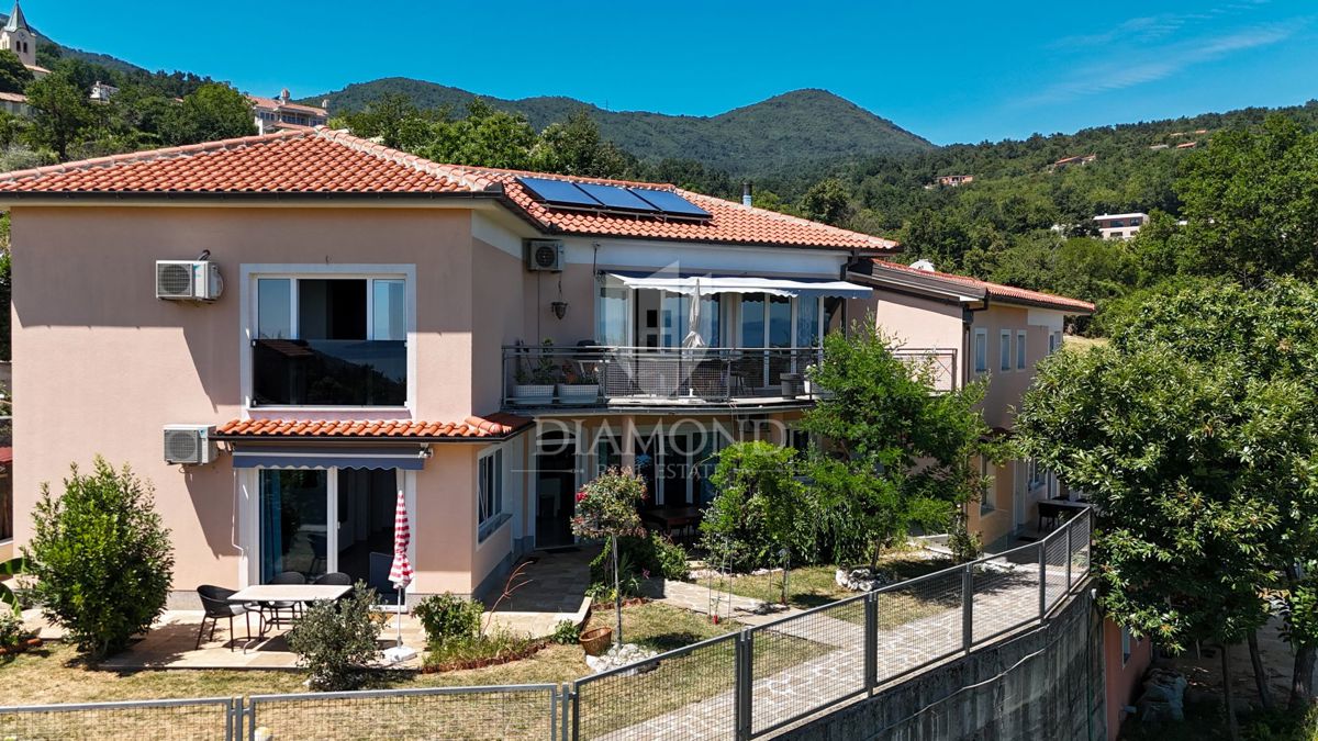 Opatija, Ičići, Vila s 5 apartmaji, pogled na morje