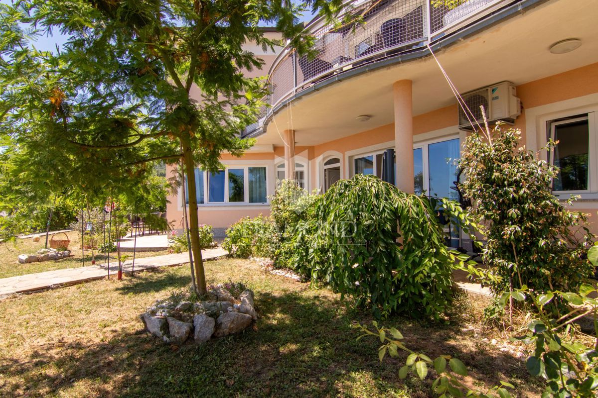 Opatija, Ičići, Vila s 5 apartmaji, pogled na morje