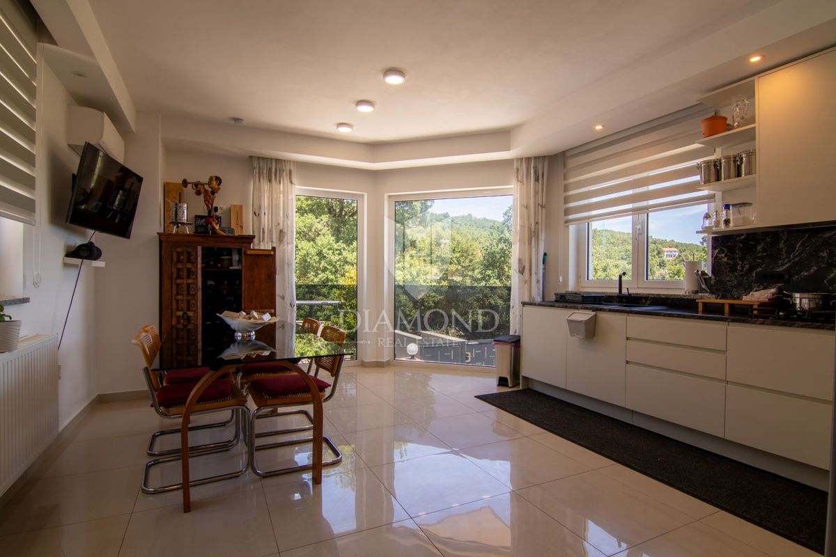 Opatija, Ičići, Vila s 5 apartmaji, pogled na morje