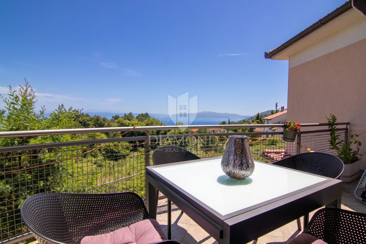 Opatija, Ičići, Vila s 5 apartmaji, pogled na morje