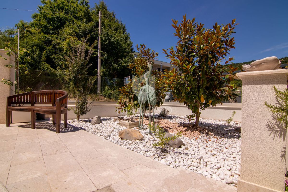 Opatija, Ičići, Vila s 5 apartmaji, pogled na morje