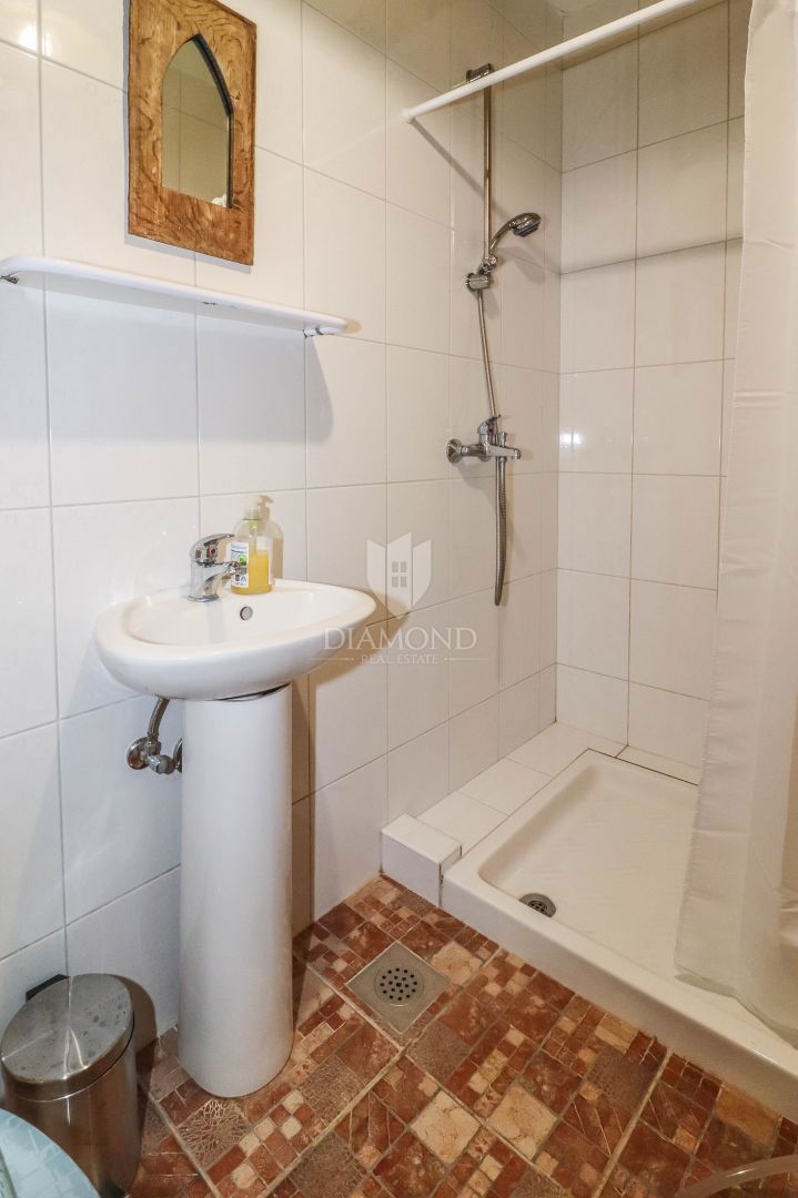 Rovinj, hiša z dvoriščem v zgodovinskem središču