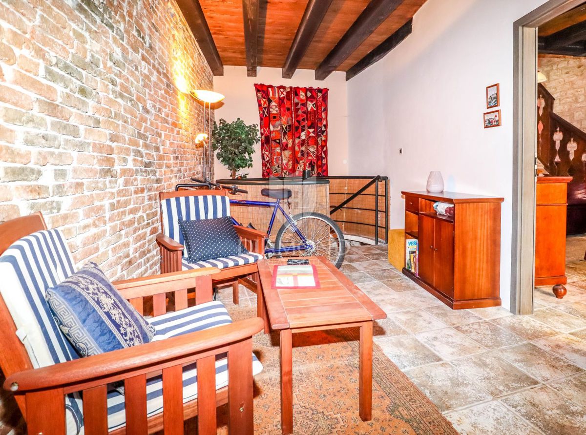 Rovinj, hiša z dvoriščem v zgodovinskem središču
